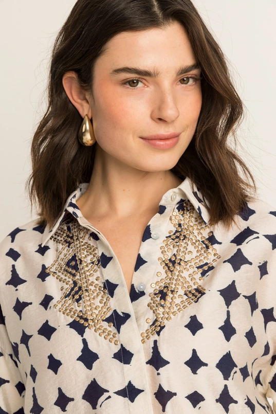 Blouse met donkerblauwe print