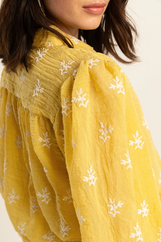 Blouse met geborduurde details