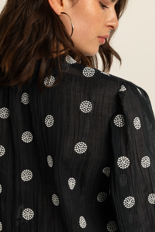 Blouse met geborduurde details