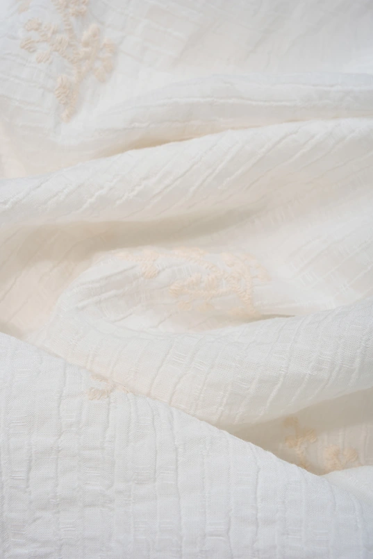 Blouse met geborduurde details