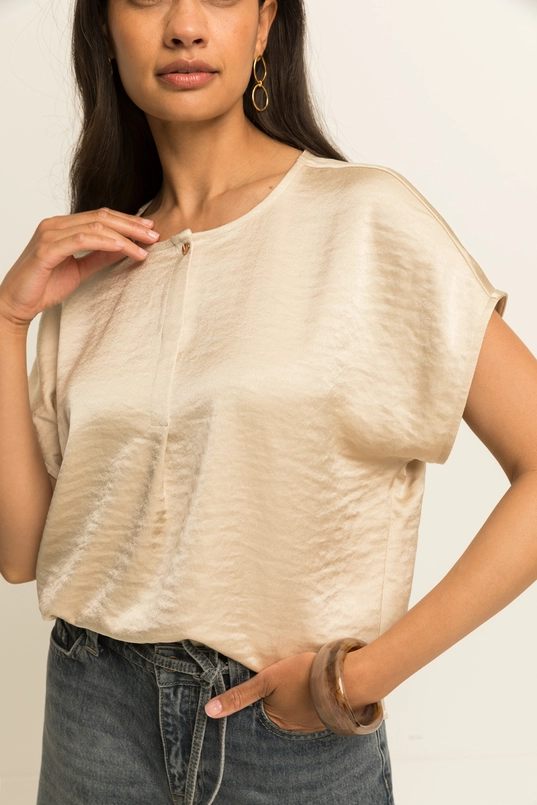 Blouse met knoopdetail