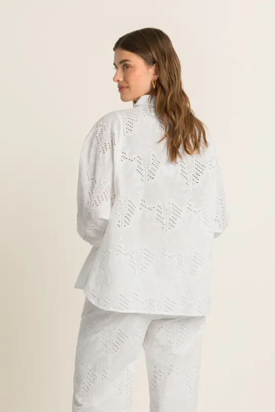 Broderie blouse