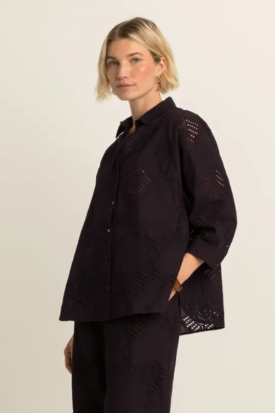 Broderie blouse