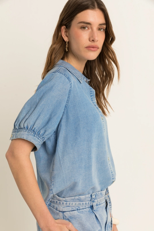 Denim blouse met pofmouwen