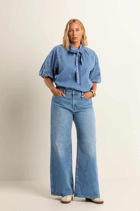 Denim blouse met strikdetail