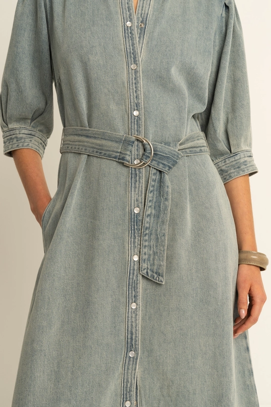 Denim doorknoopjurk