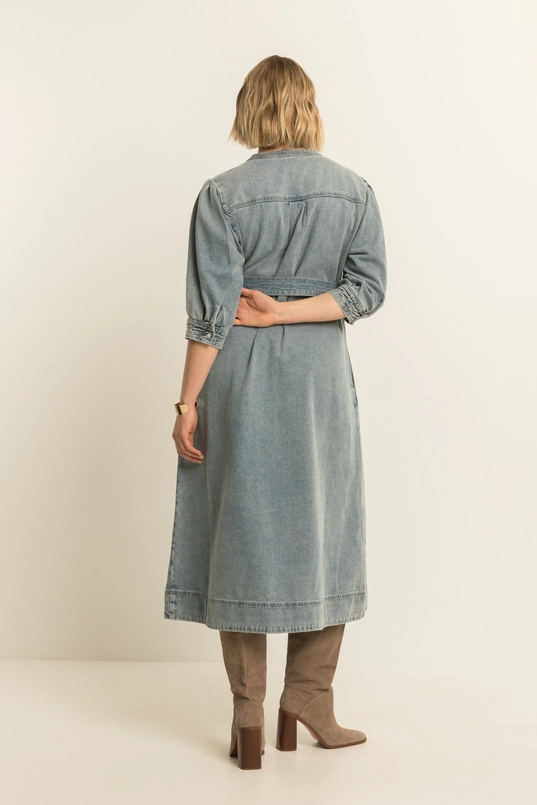 Denim doorknoopjurk
