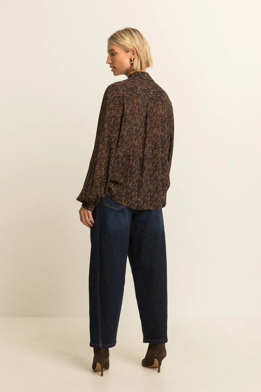 Donkerblauwe jeans met deelnaden