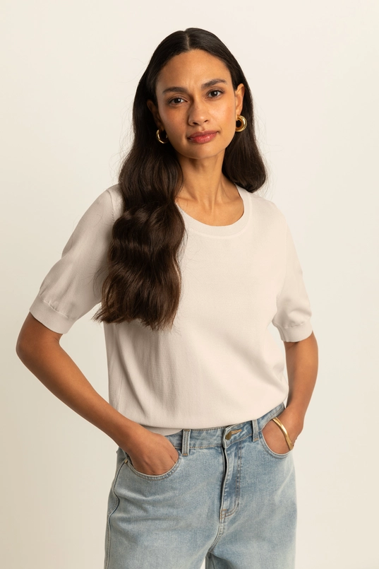 Fijngebreide trui met korte mouwen