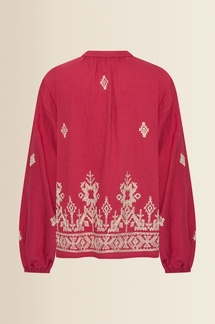 Geborduurde blouse