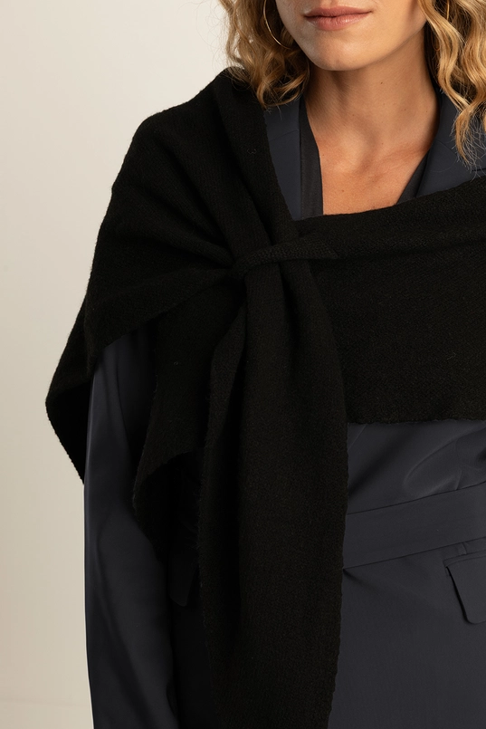 Gebreide driehoekige shawl