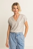 Glanzende top met V-hals