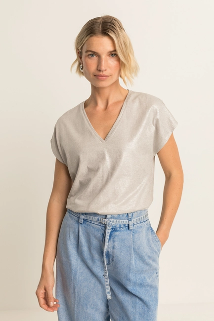 Glanzende top met V-hals