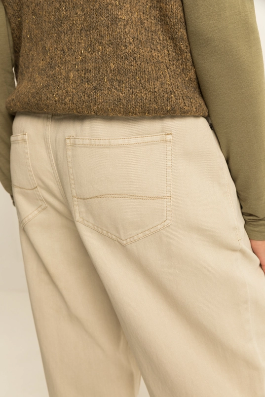 Jeans with belt