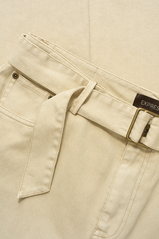 Jeans with belt