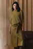 Leerlook rok met overslag