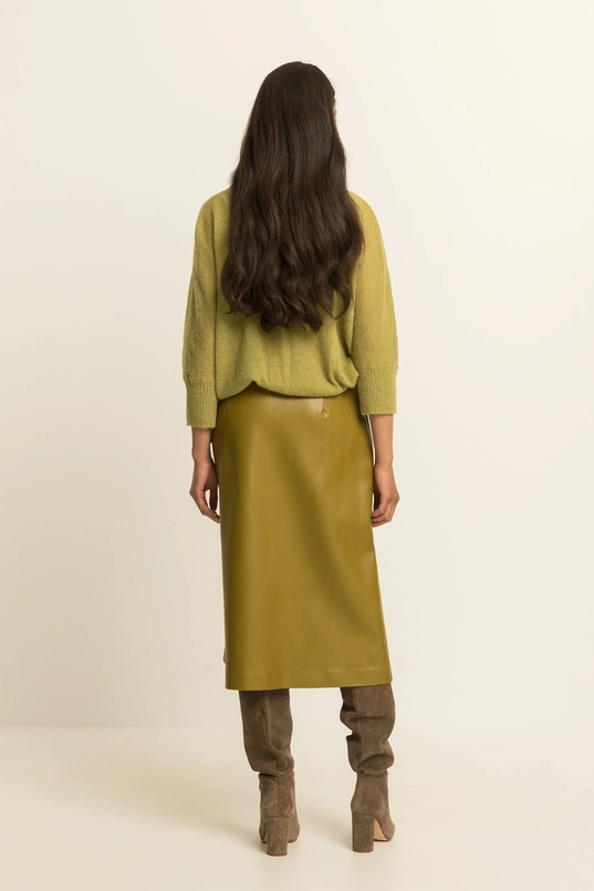 Leerlook rok met overslag