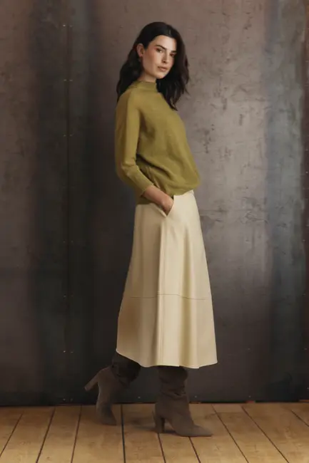 Leerlook uitlopende rok