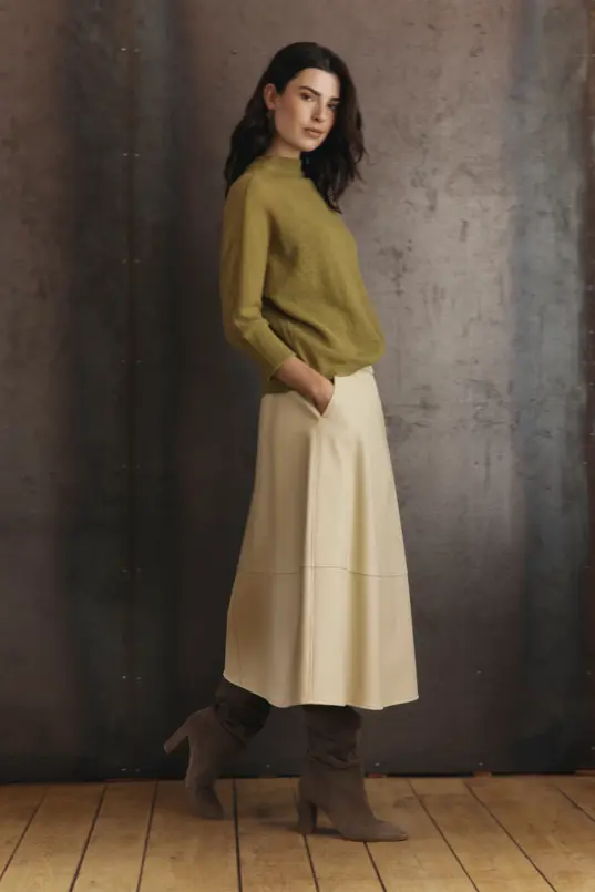 Leerlook uitlopende rok