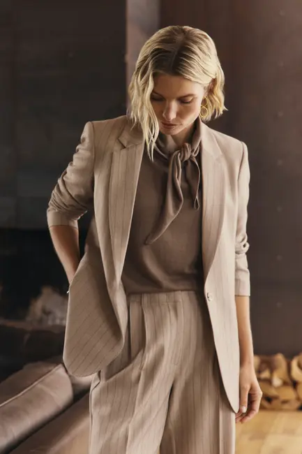 Losvallende blazer met krijtstreep