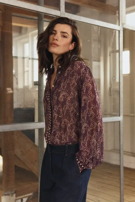Paisleyblouse met contrastdetail