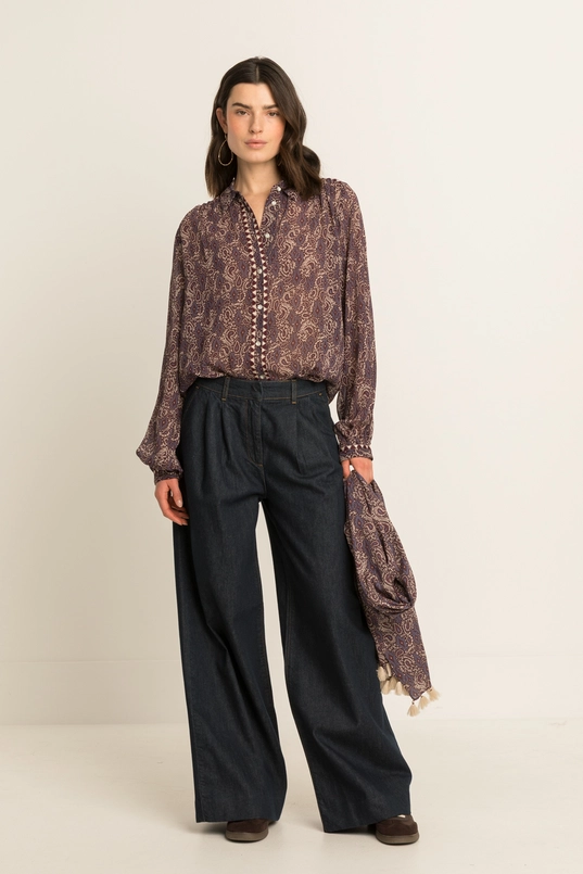 Paisleyblouse met contrastdetail