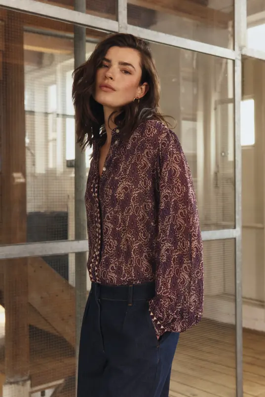 Paisleyblouse met contrastdetail