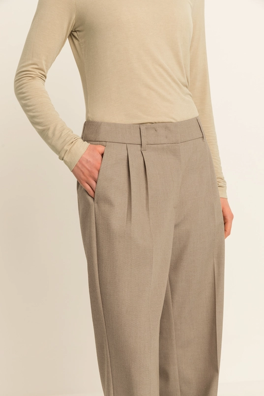 Pantalon met plooien en wijde pijpen