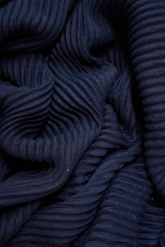 Plissé shawl