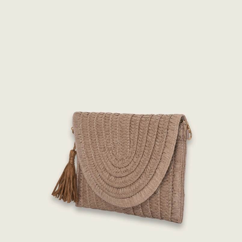 Raffia clutch