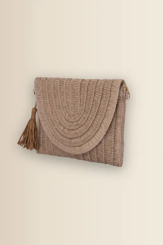 Raffia clutch