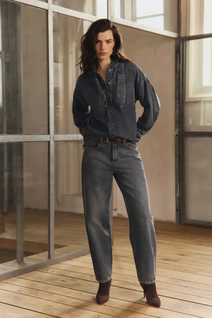 Relaxed fit barrel jeans