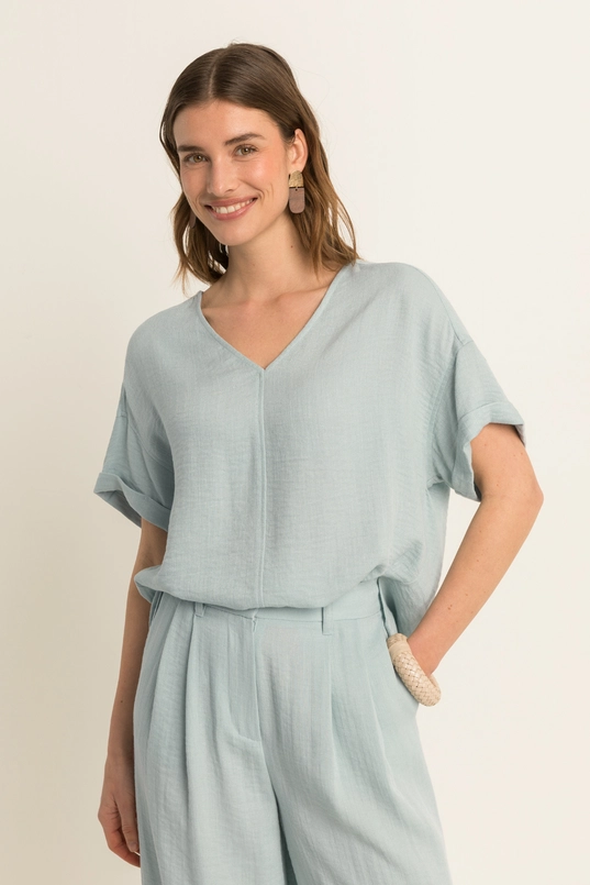 Soepelvallende blouse met V-hals