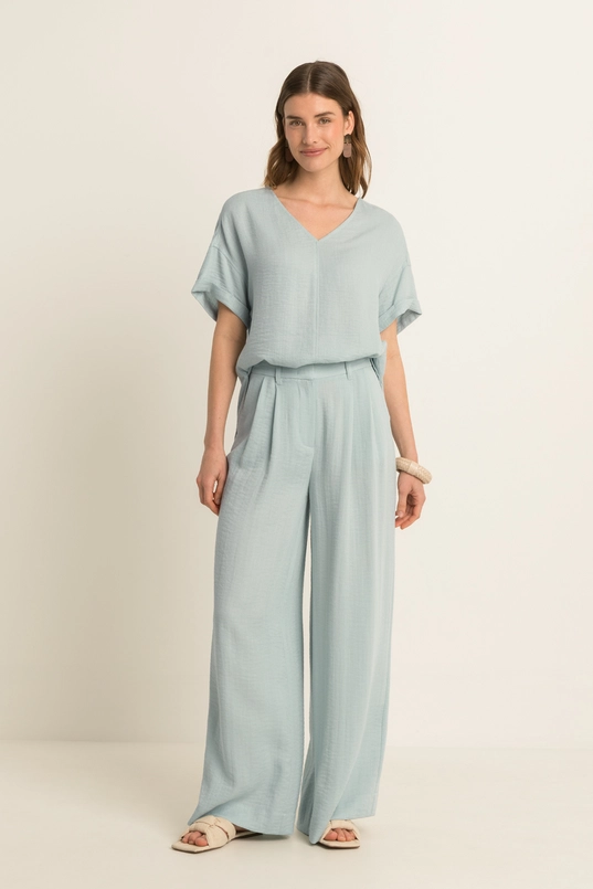 Soepelvallende blouse met V-hals