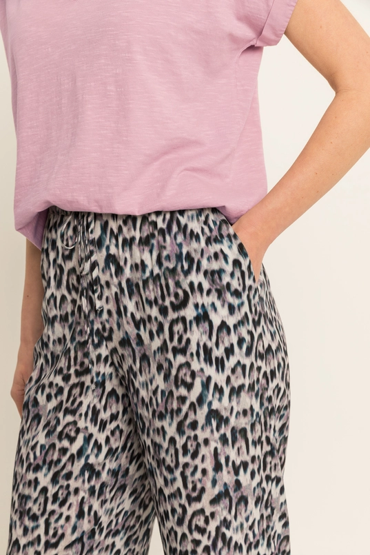 Soepelvallende broek met all-over print