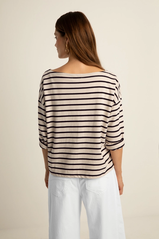 Soepelvallende top met strepen