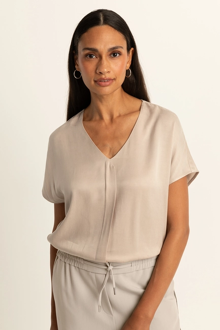 Soepelvallende V-hals top