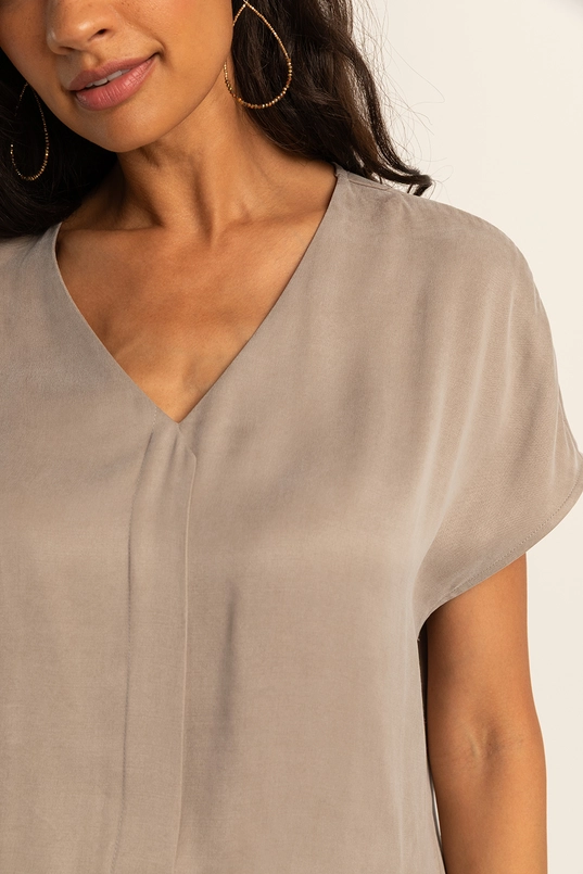 Soepelvallende V-hals top