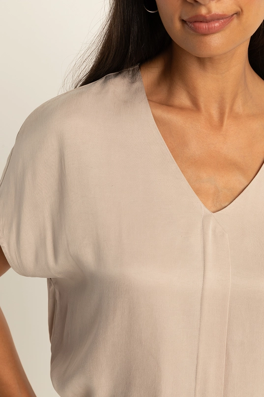 Soepelvallende V-hals top