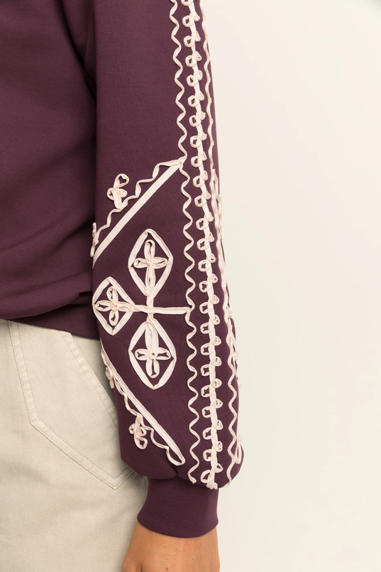 Sweater jersey tape embroiderie