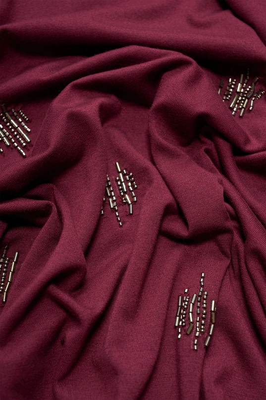 T-shirt met geborduurde details