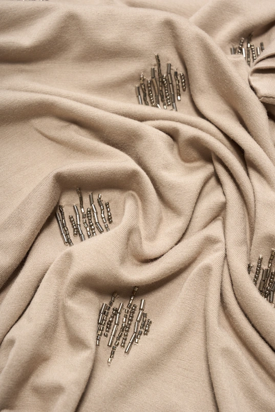 T-shirt met geborduurde details