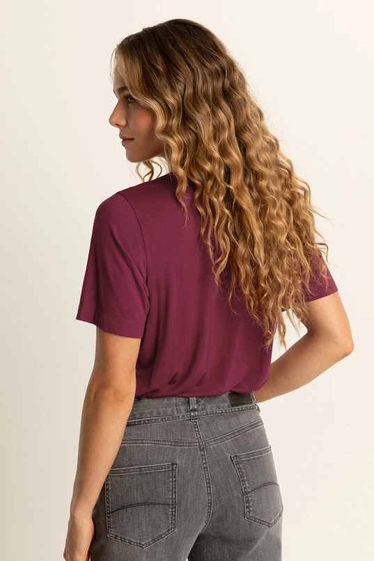 T-shirt met geborduurde details