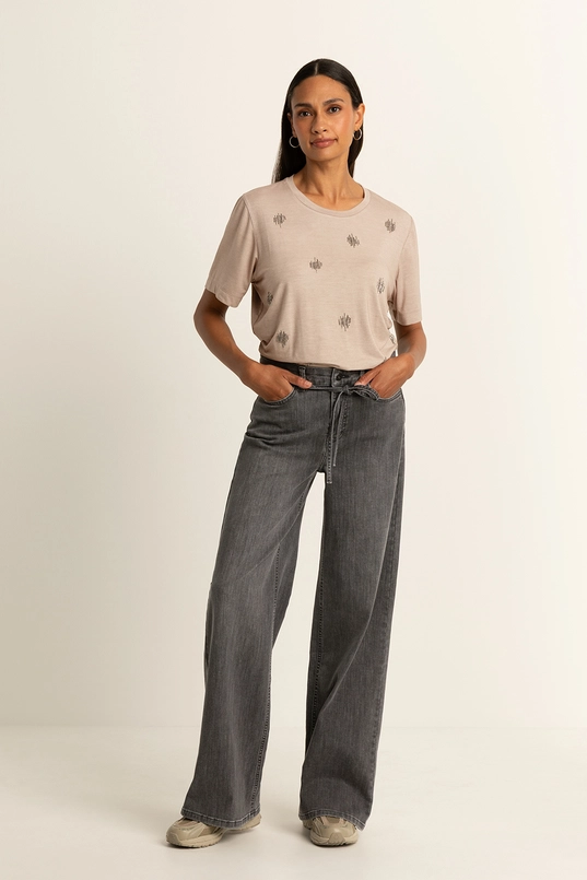 T-shirt met geborduurde details