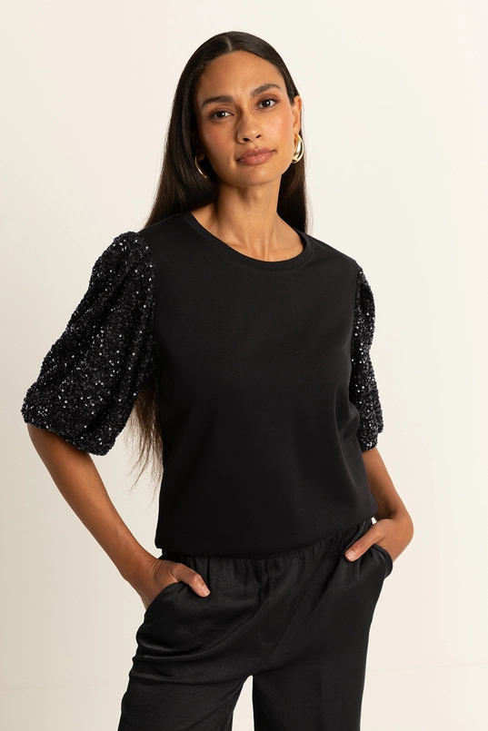 Top met paillettenmouwen
