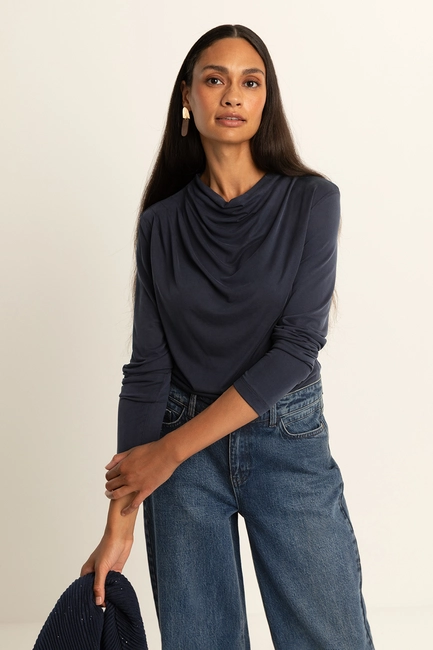 Top met schouderplooien