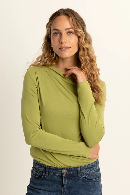 Top met schouderplooien