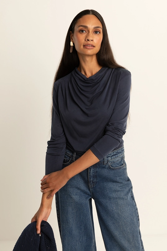 Top met schouderplooien