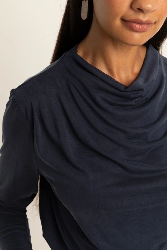 Top met schouderplooien