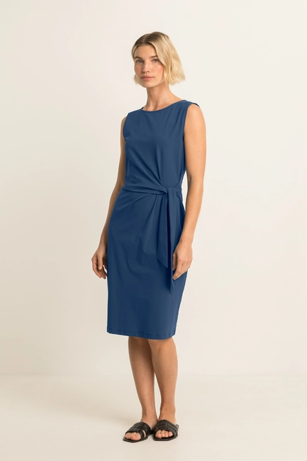 Travel jurk met knoopdetail